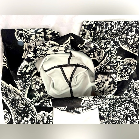 LULULEMON/Painted Paisley Leggings/4 - Picture 7 of 8